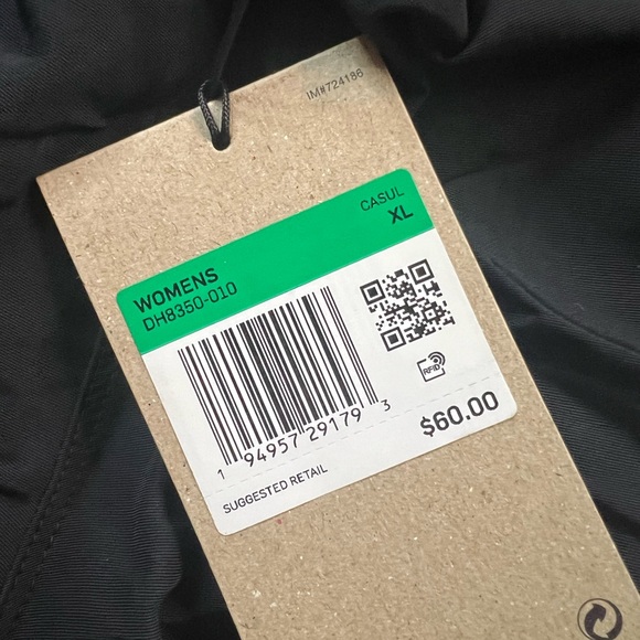 ACG Nike shorts new with tags black XL woman’s zipper pockets - Picture 3 of 6